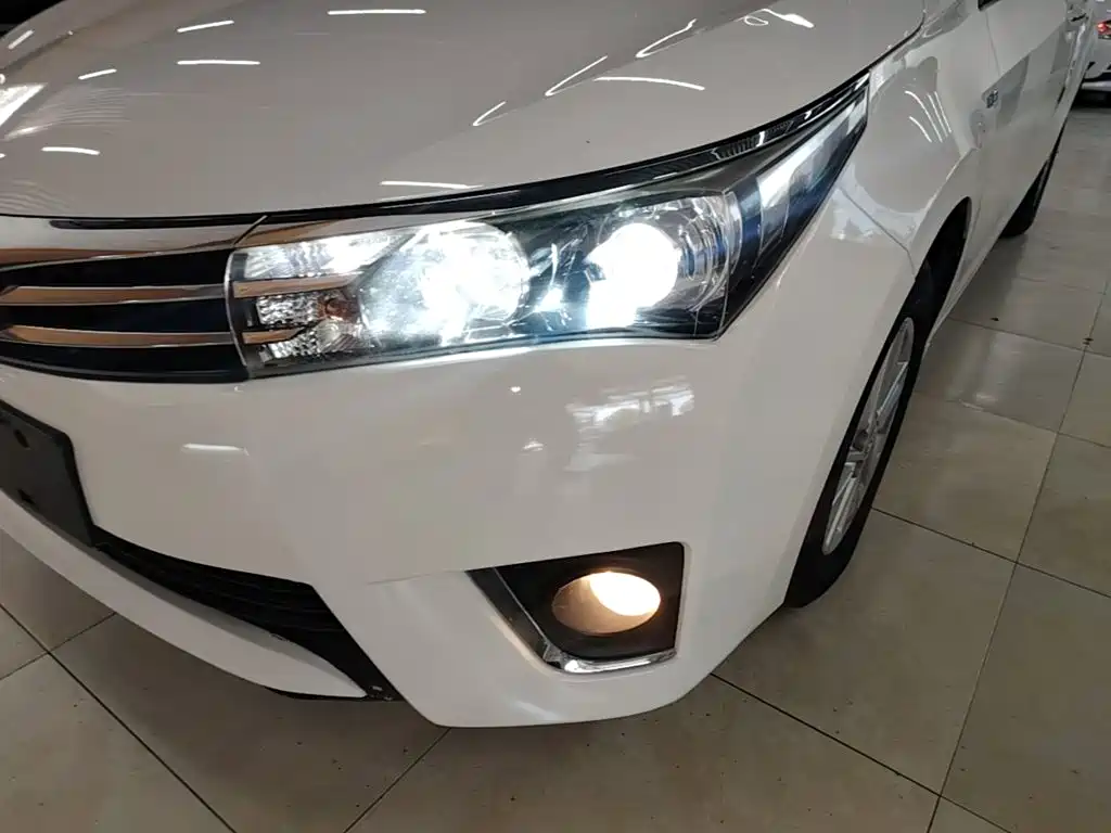Toyota Corolla 2017 — фото 24