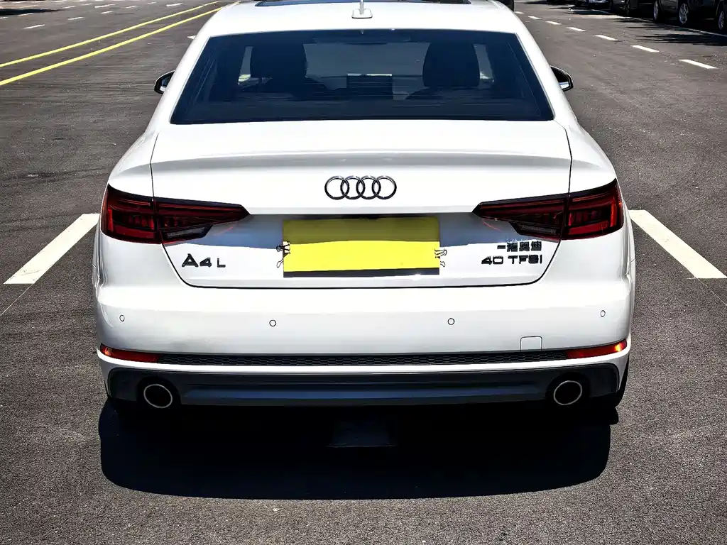 Audi A4L 2018 — фото 10