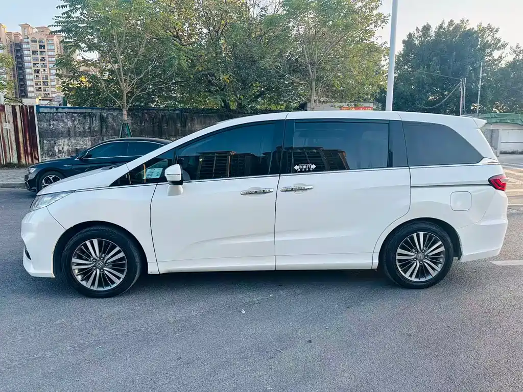 Honda Odyssey 2018 — фото 5