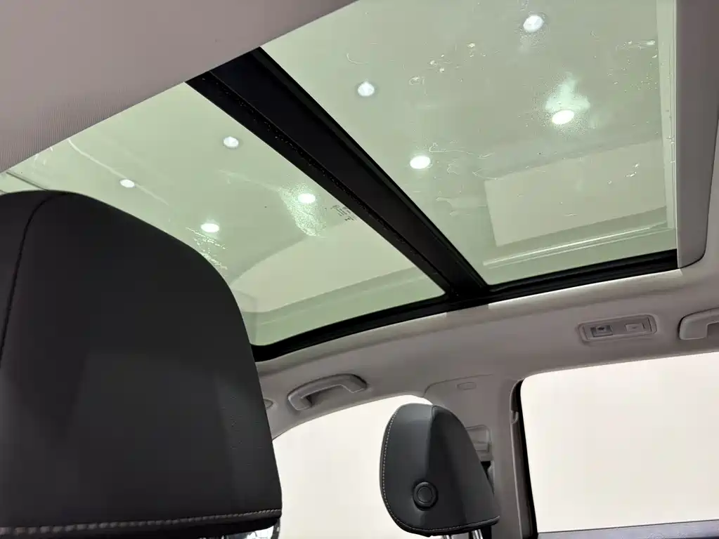 Volkswagen T-Roc 2023 — фото 19