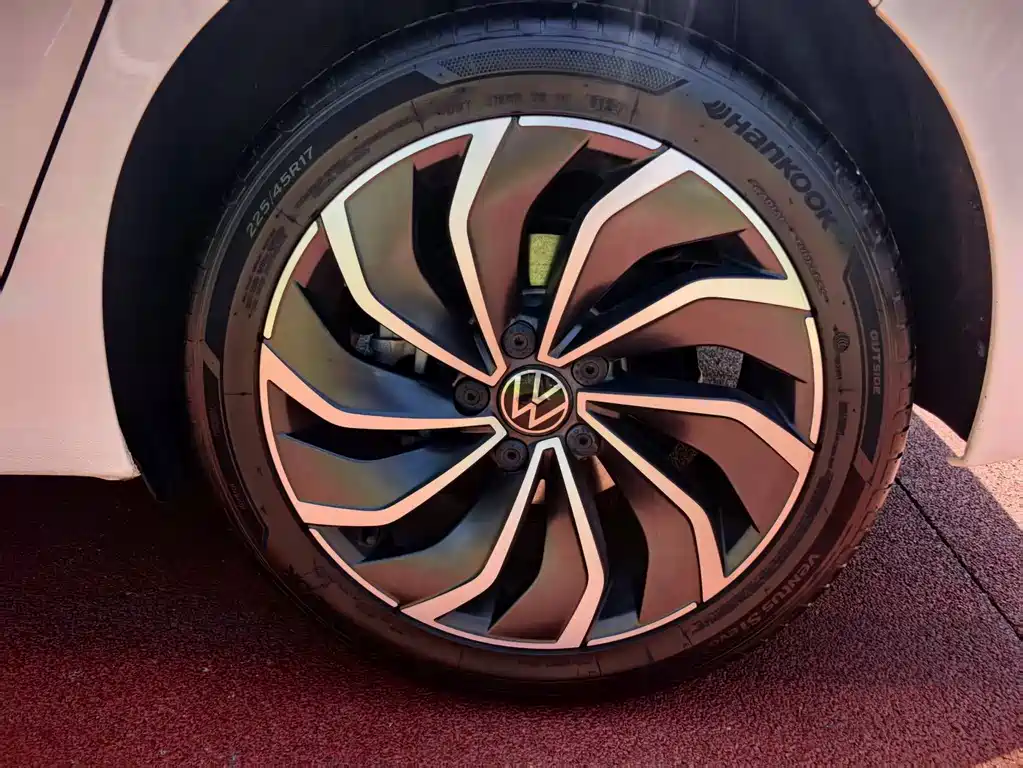 Volkswagen Golf 2024