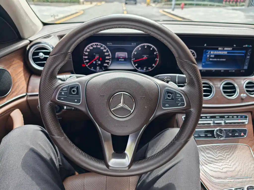 Mercedes-Benz E-Class 2018 — фото 7
