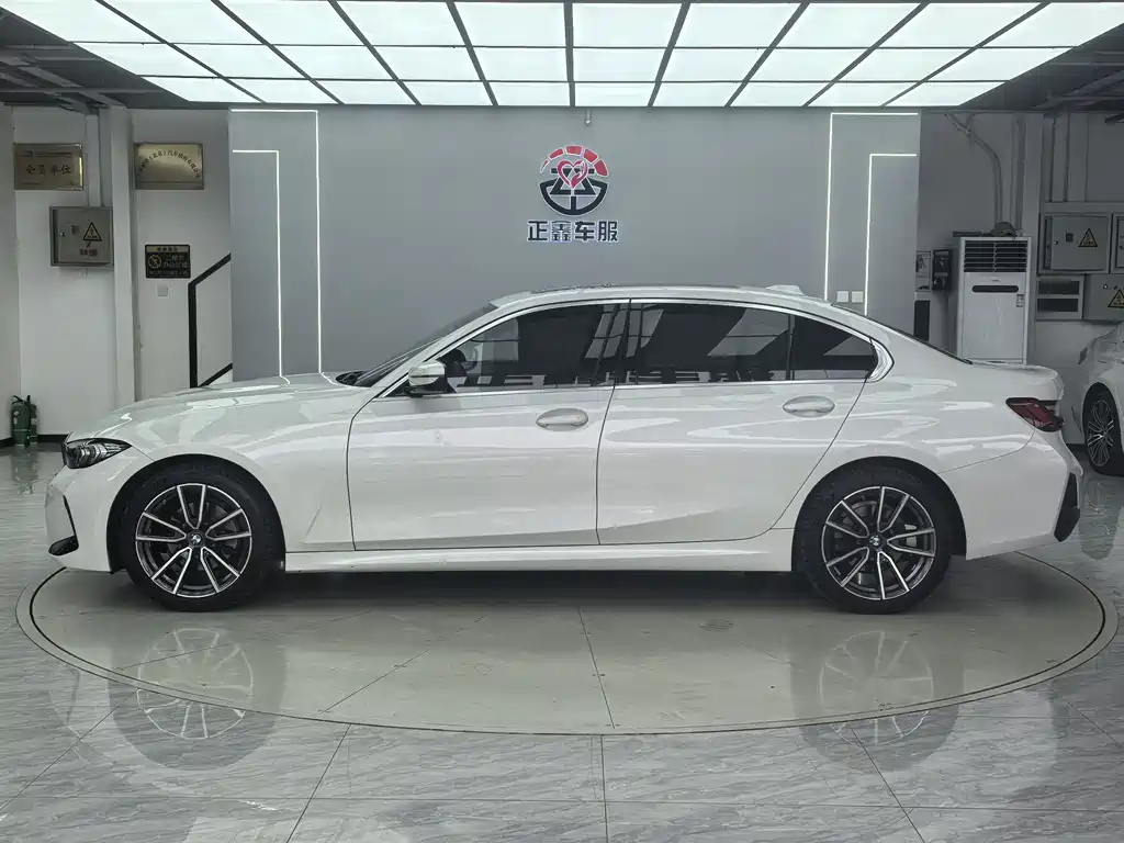 BMW 3 Series 2024