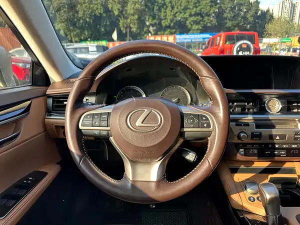 Lexus ES 2015