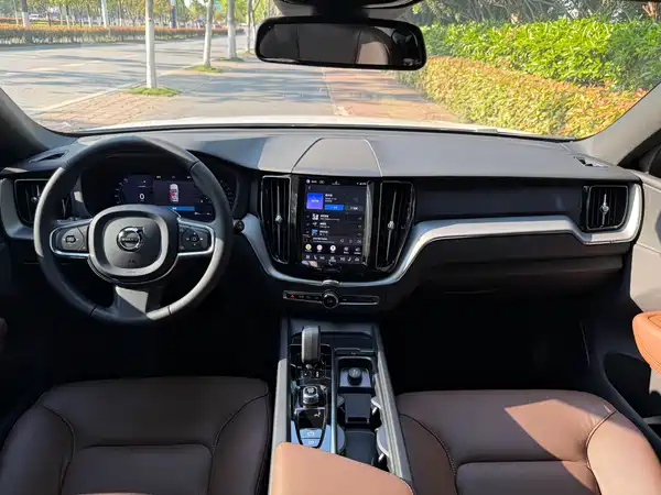 Volvo XC60 2023