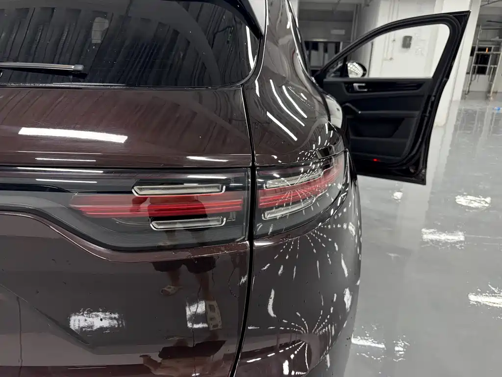 Porsche Cayenne 2019 — фото 16