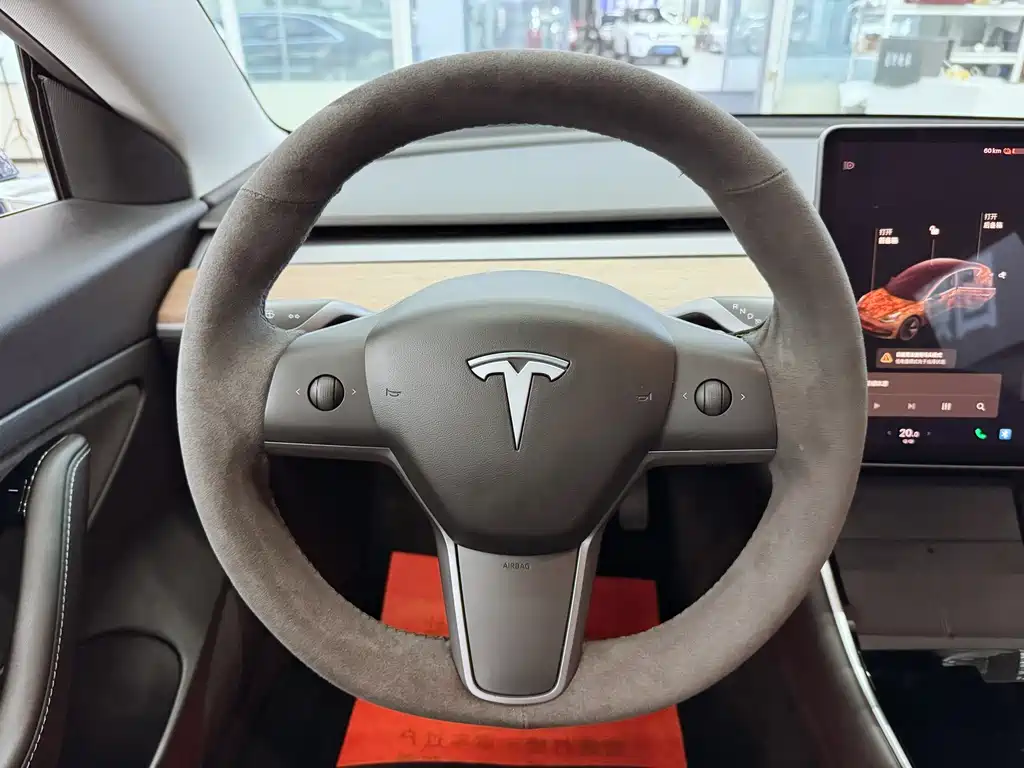 Tesla Model 3 2020 — фото 12