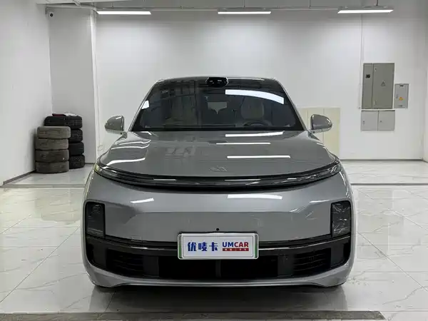 Li Auto L8 2025