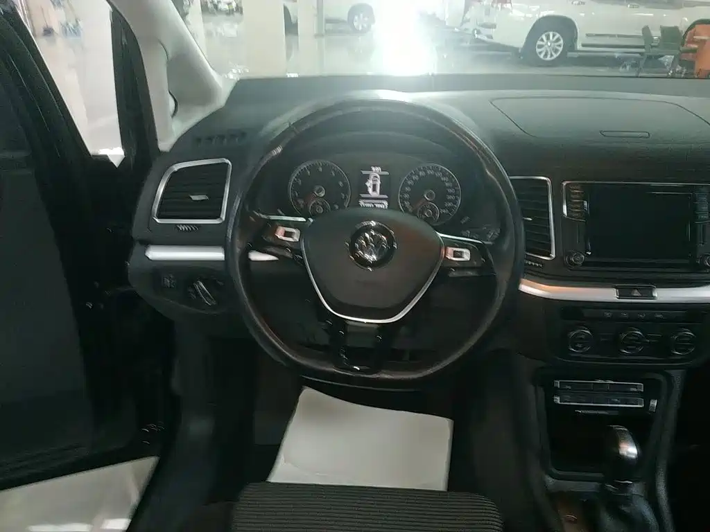 Volkswagen Sharan 2018 — фото 11