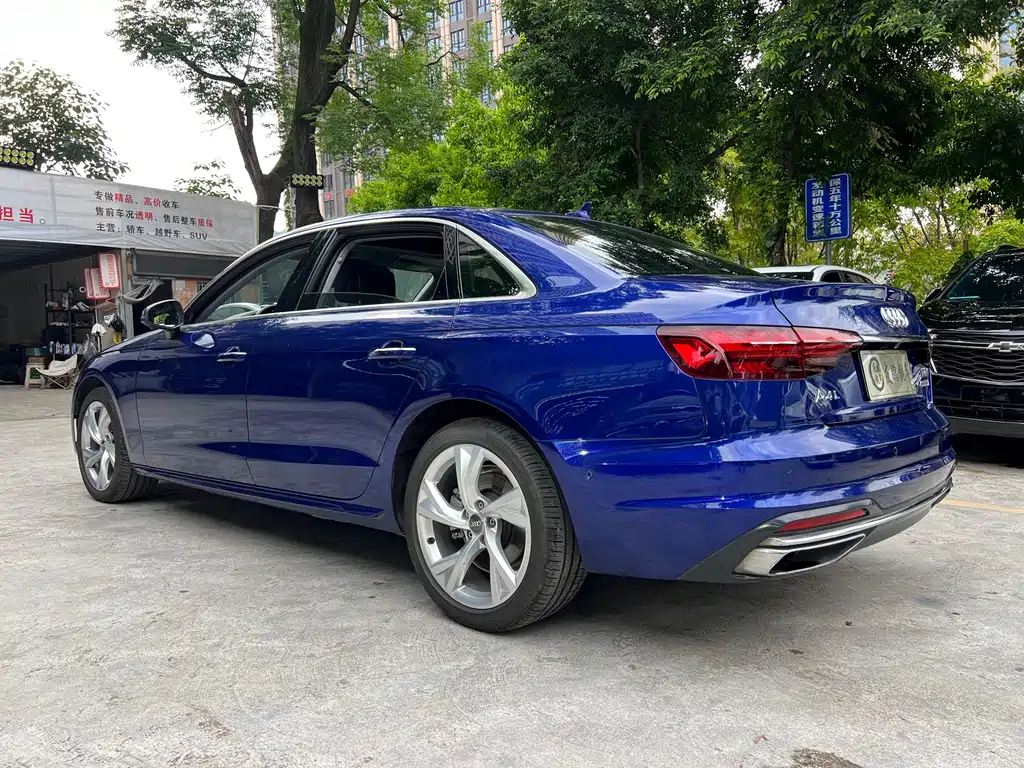 Audi A4L 2020 — фото 20