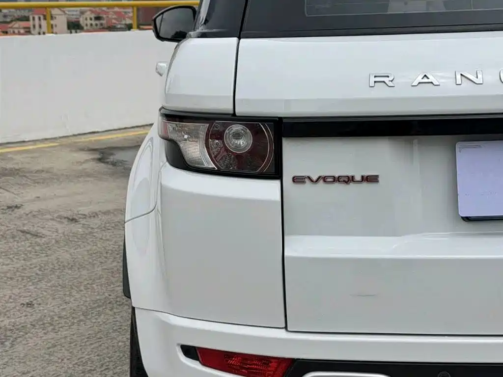 Land Rover Evoque 2015 — фото 10