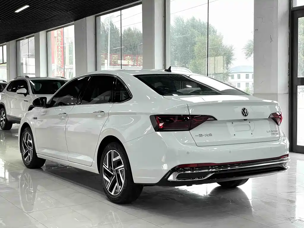 Volkswagen Sagitar 2022
