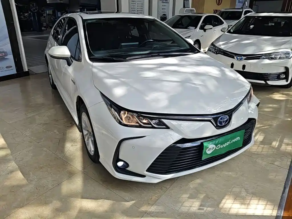 Toyota Corolla 2023 — фото 4