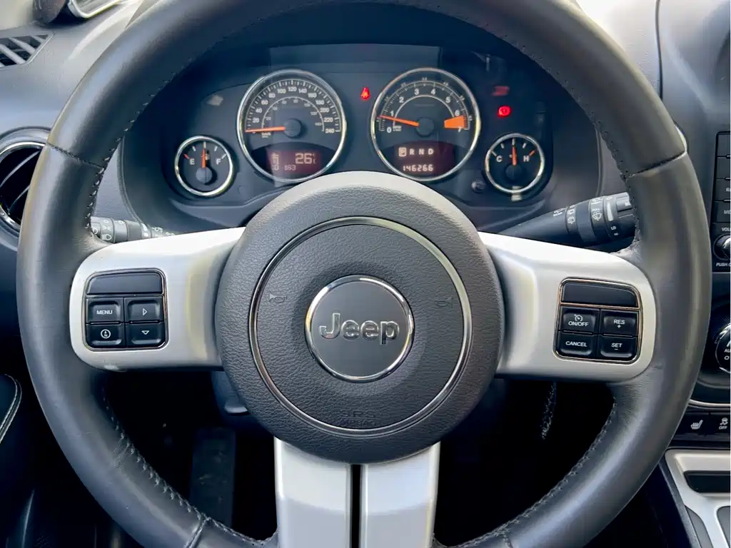 Jeep Compass 2014 — фото 12