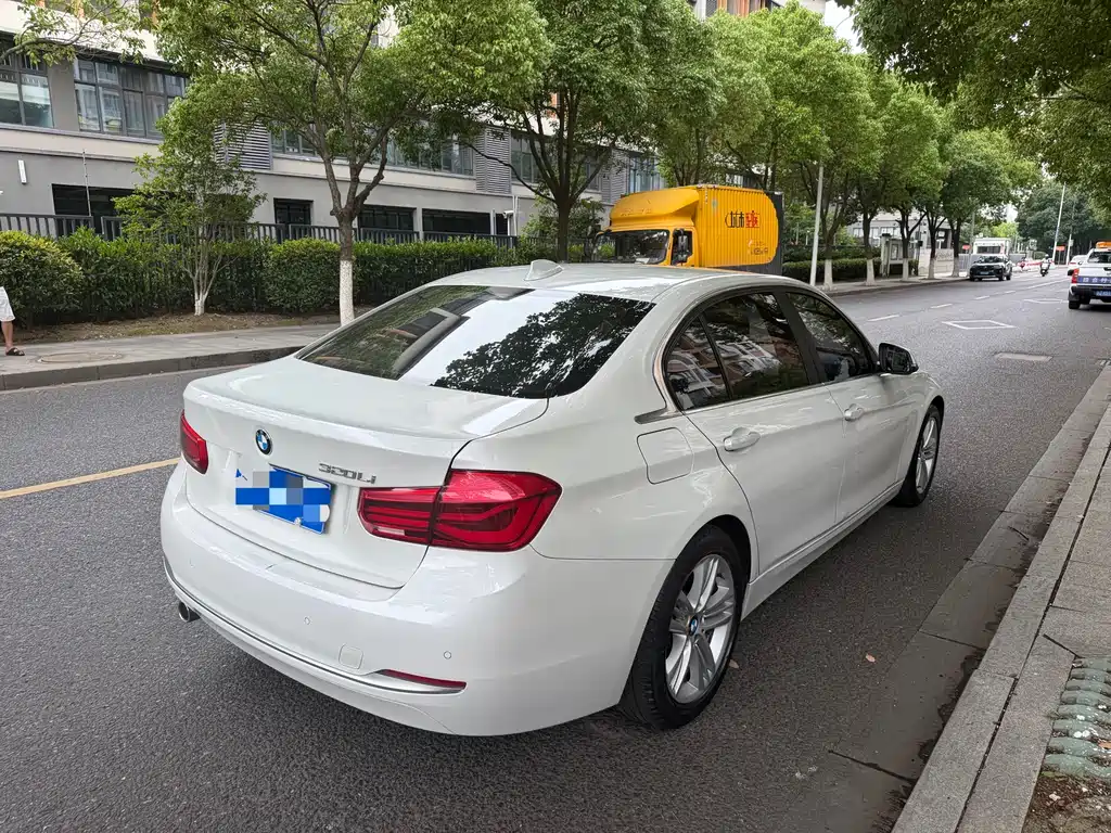 BMW 3 Series 2015 — фото 20