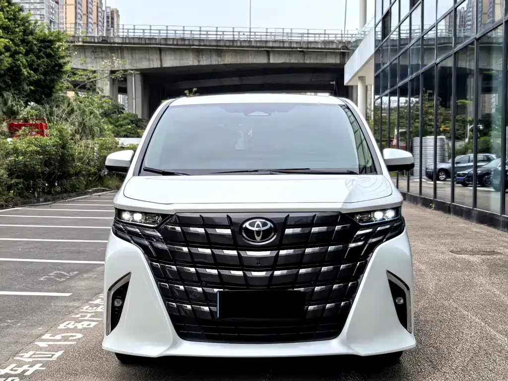 Toyota Alphard 2024