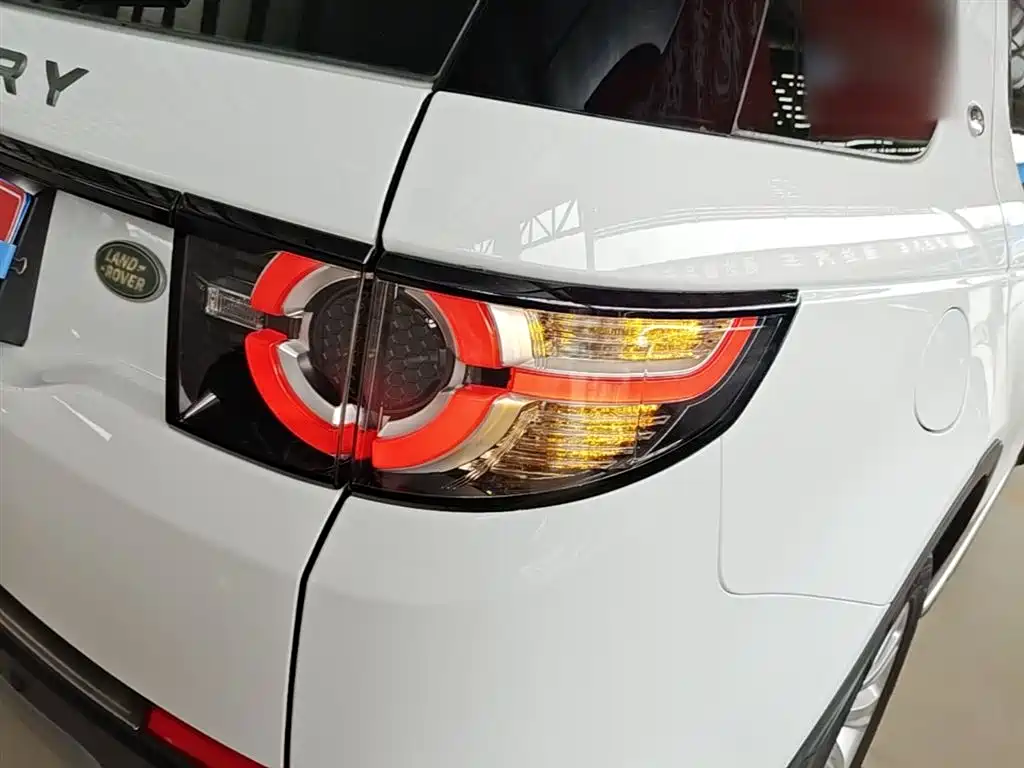 Land Rover Discovery Sport 2018 — фото 8