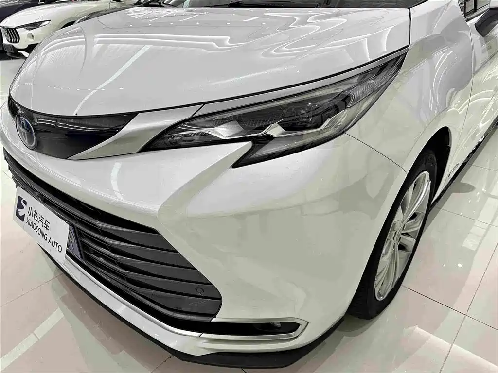 Toyota Sienna 2024 — фото 3
