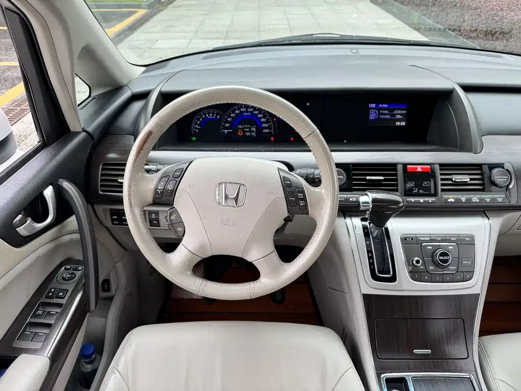 Honda Elysion 2016 — фото 15