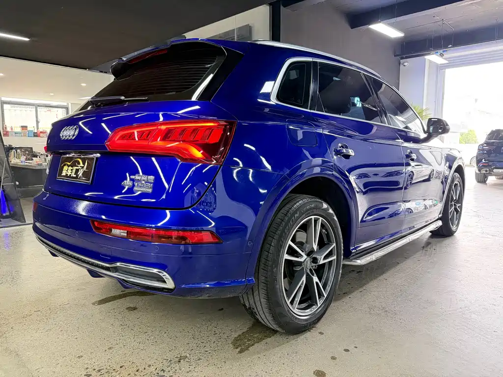 Audi Q5L 2021 — фото 13