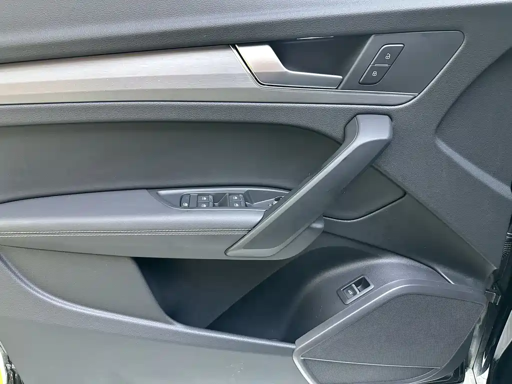 Audi Q5L Sportback 2022 — фото 4