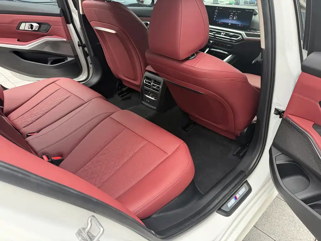 BMW 3 Series 2023 — фото 10