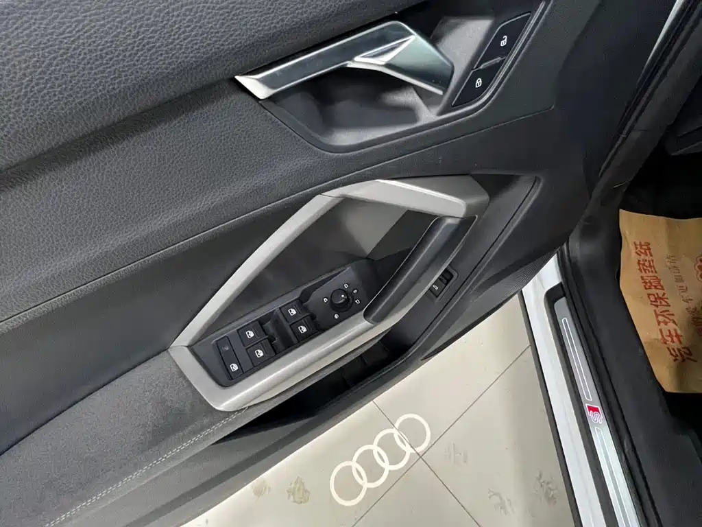 Audi Q3 2022 — фото 13
