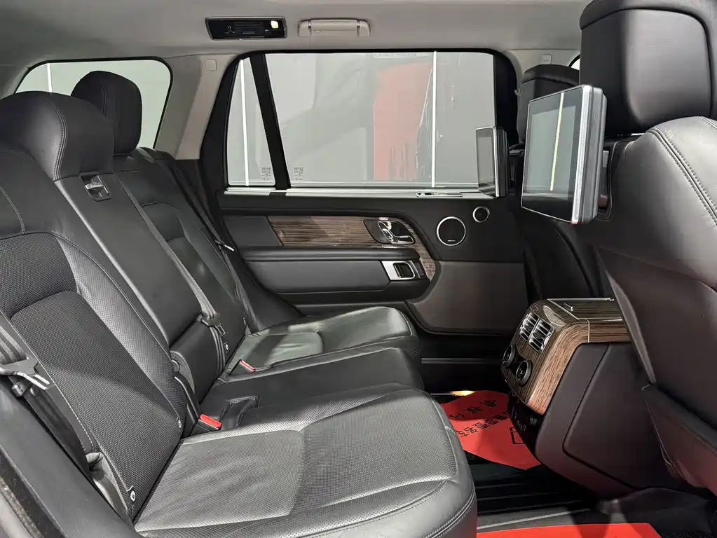 Land Rover Range Rover 2019 — фото 24