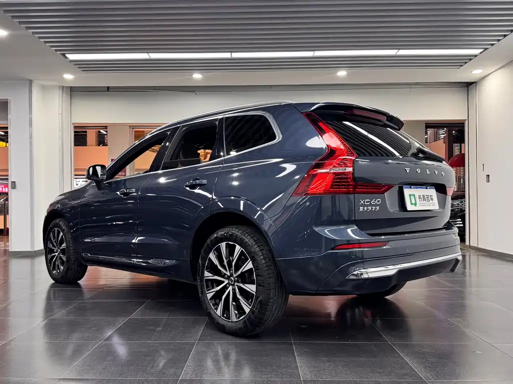 Volvo XC60 2024 — фото 4
