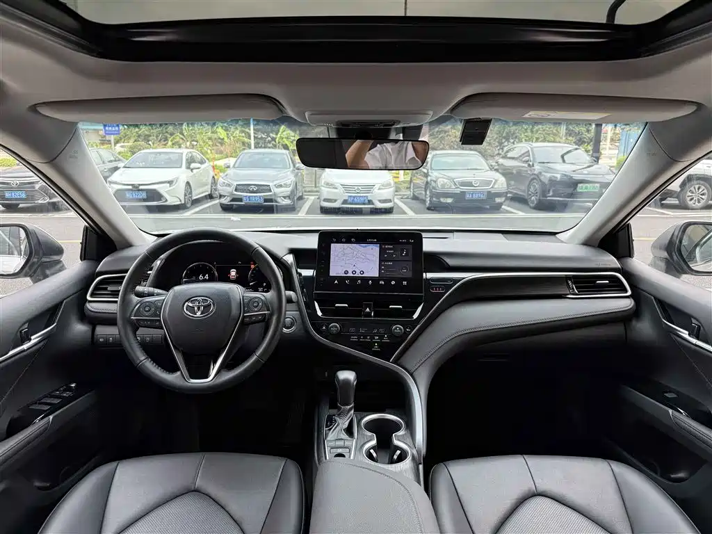 Toyota Camry 2024 — фото 24