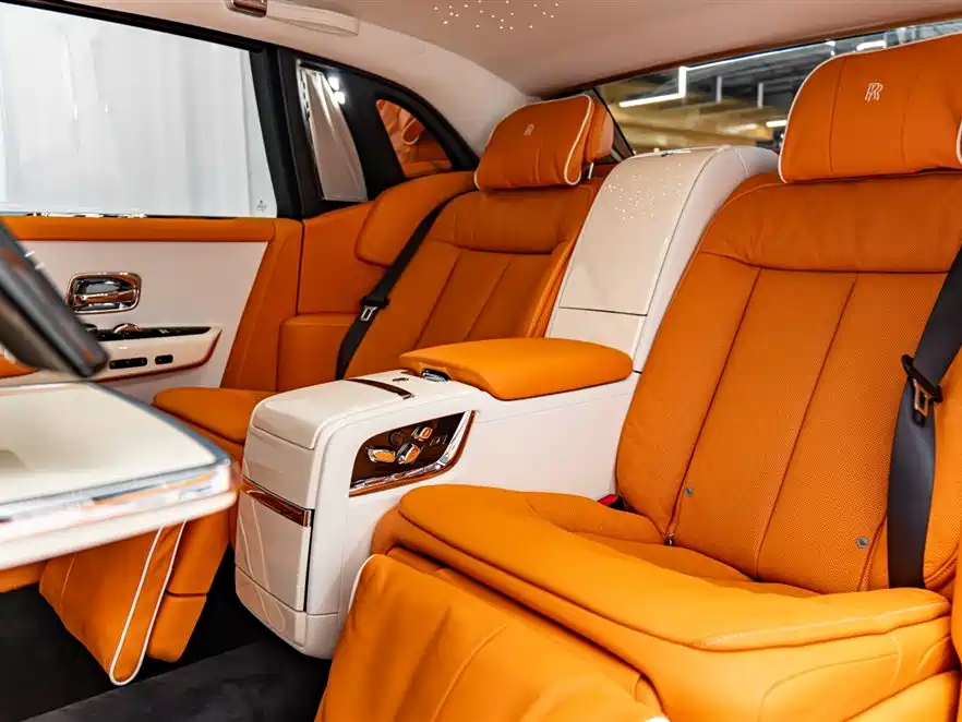 Rolls-Royce Phantom 2019 — фото 11