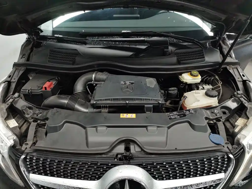 Mercedes-Benz V-Class 2021 — фото 16