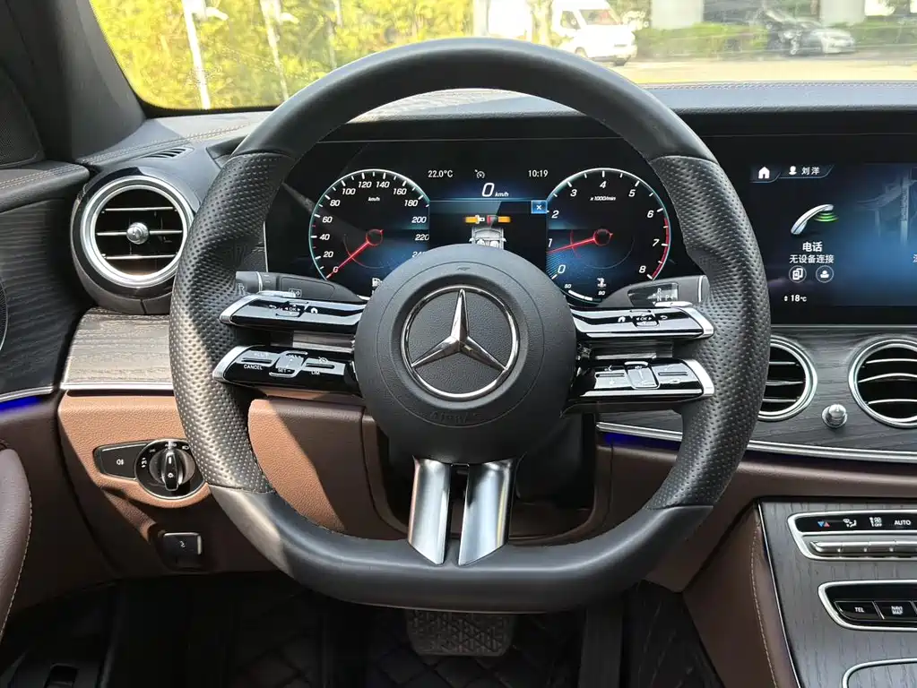 Mercedes-Benz E-Class 2022 — фото 10