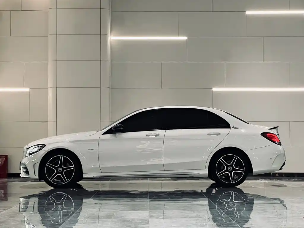 Mercedes-Benz C-Class 2021