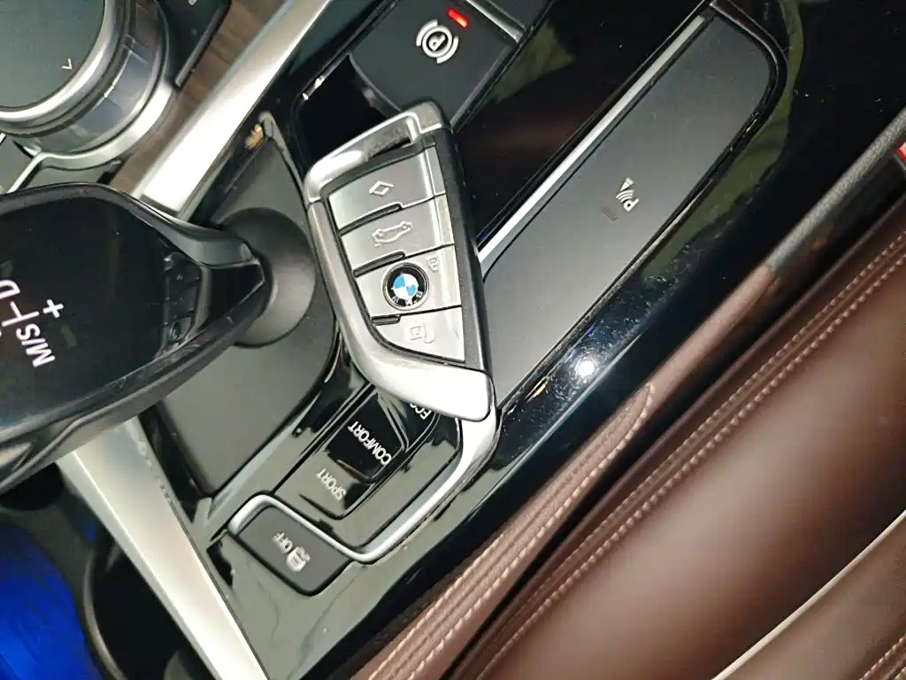 BMW 5 Series 2020 — фото 9