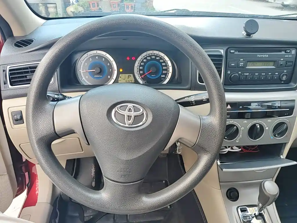 Toyota Corolla 2015 — фото 11