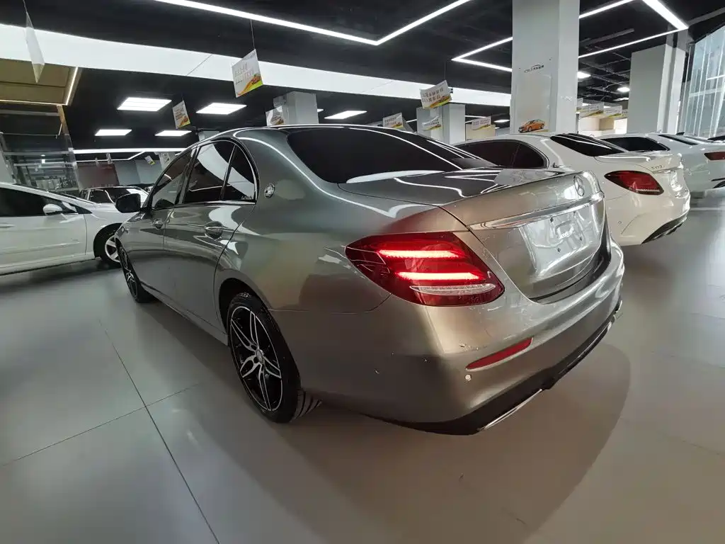 Mercedes-Benz E-Class 2017 — фото 23