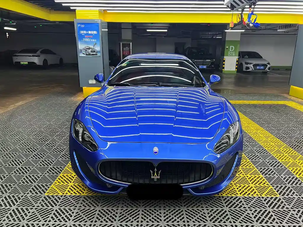 Maserati GranTurismo 2015 — фото 2