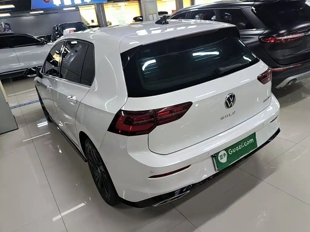 Volkswagen Golf 2021