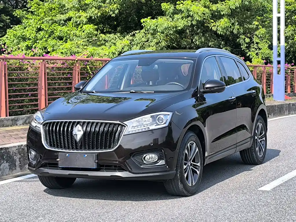 Borgward BX7 2017 — фото 1