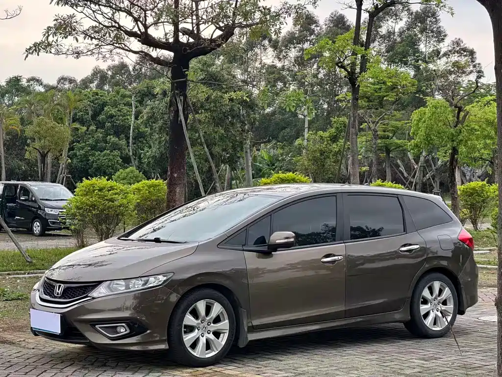 Honda Jade 2015 — фото 1