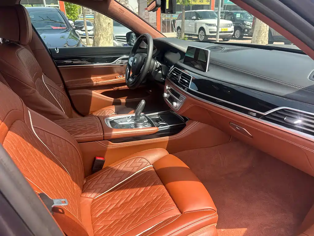 BMW 7 Series 2019 — фото 13