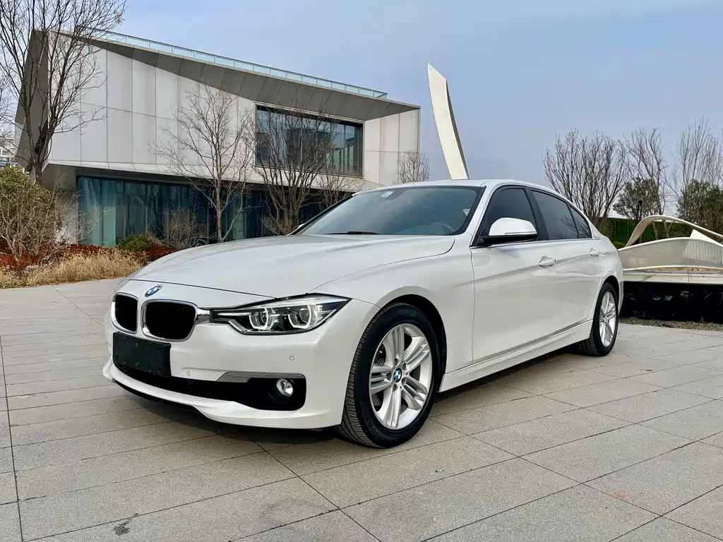 BMW 3 Series 2017 — фото 1