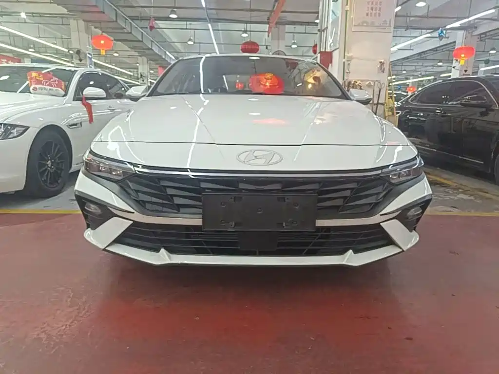 Hyundai Elantra 2024