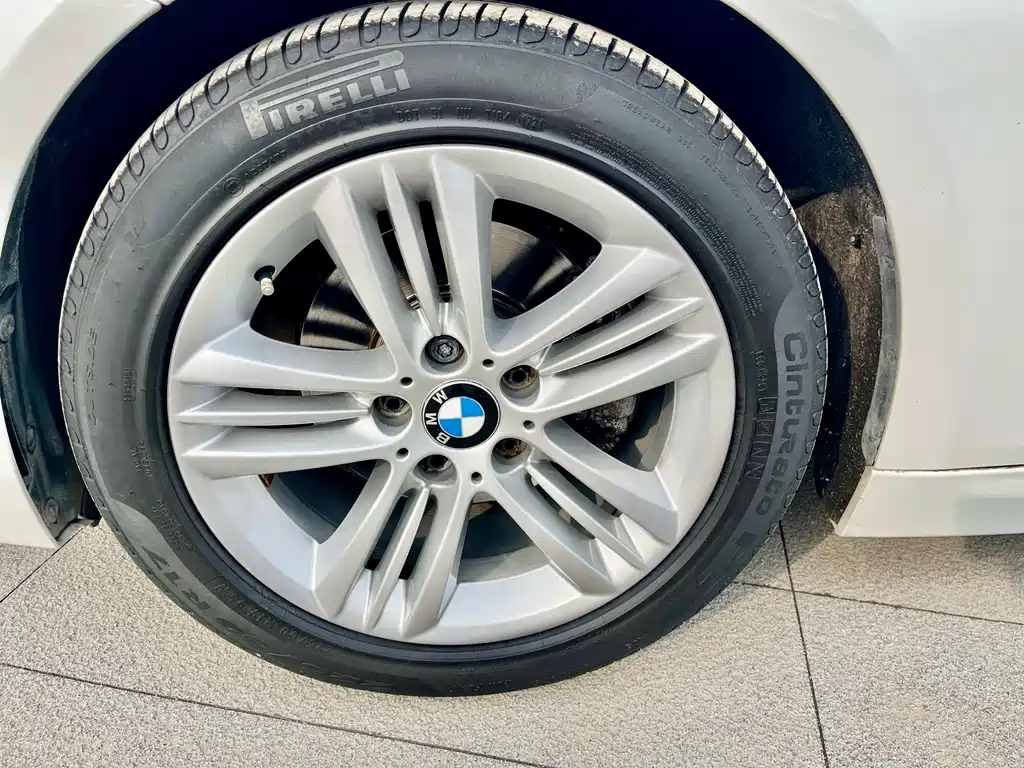 BMW 3 Series 2017 — фото 24