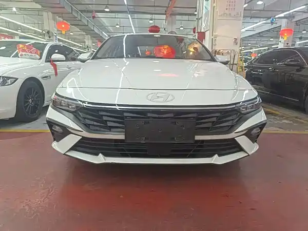 Hyundai Elantra 2024