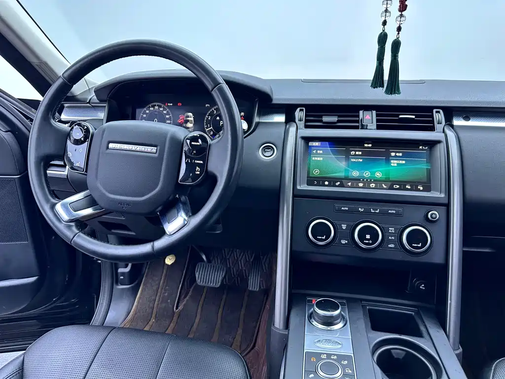 Land Rover Discovery 2019 — фото 9