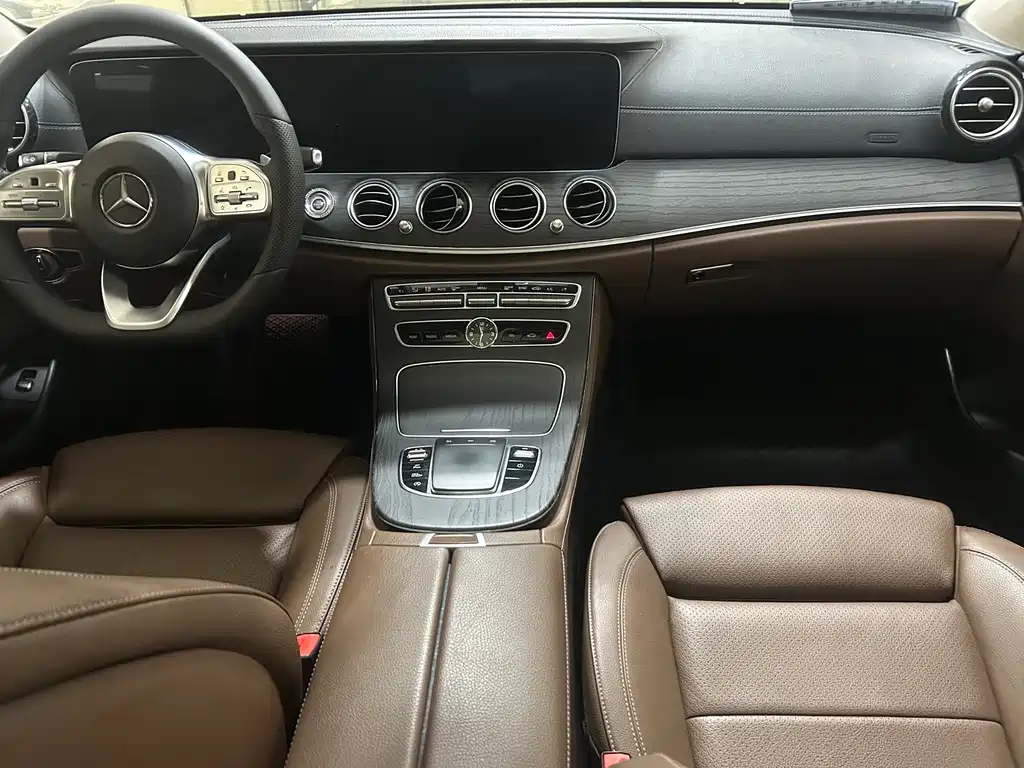 Mercedes-Benz E-Class 2020 — фото 9