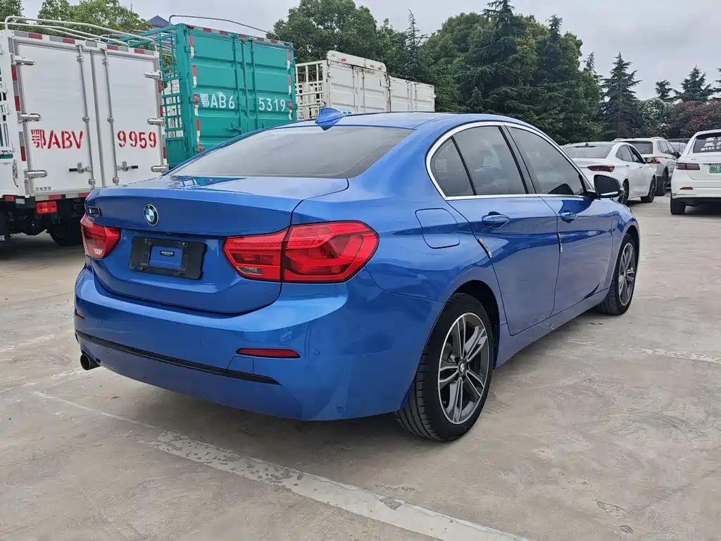BMW 1 Series 2019 — фото 16