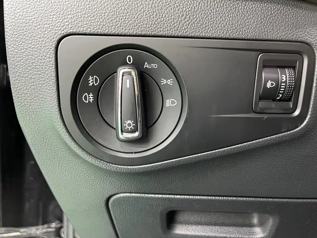 Volkswagen Tiguan L 2020 — фото 18